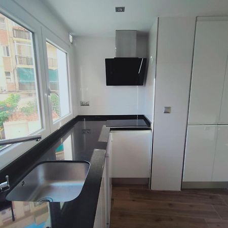 Beautiful Apartment In Third Line Beach Boliches Fuengirola Eksteriør billede