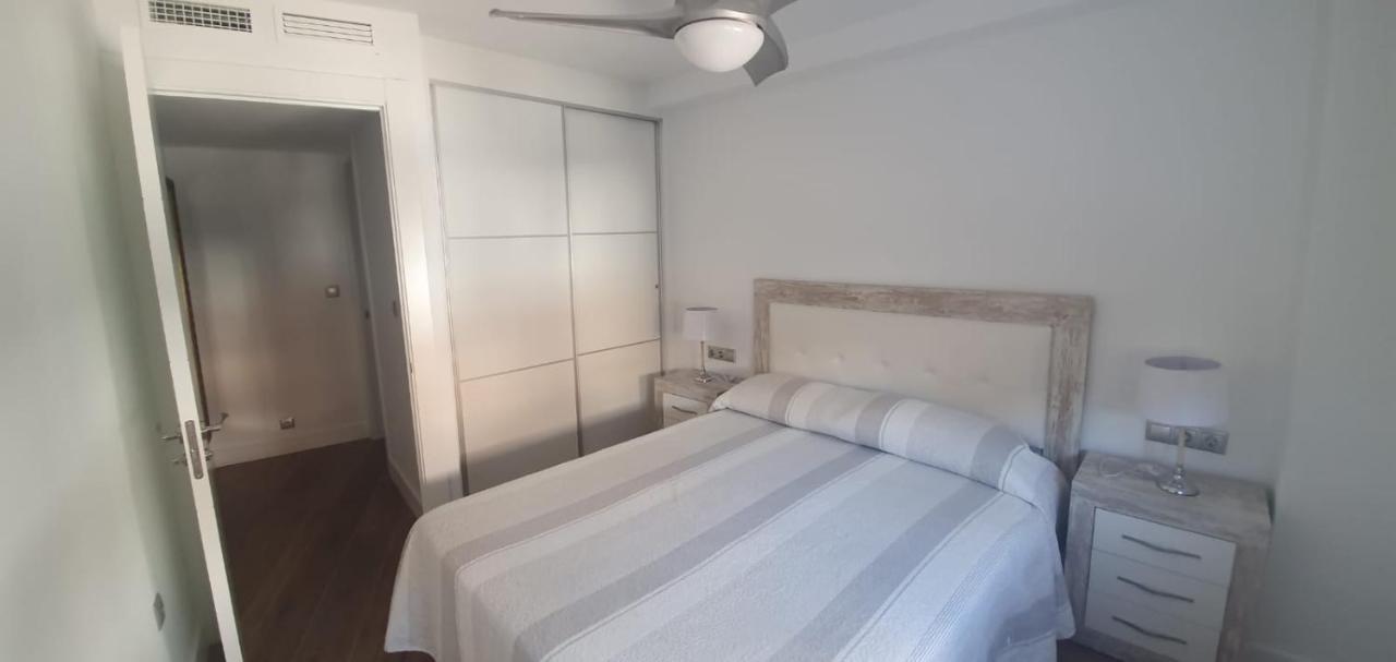 Beautiful Apartment In Third Line Beach Boliches Fuengirola Eksteriør billede