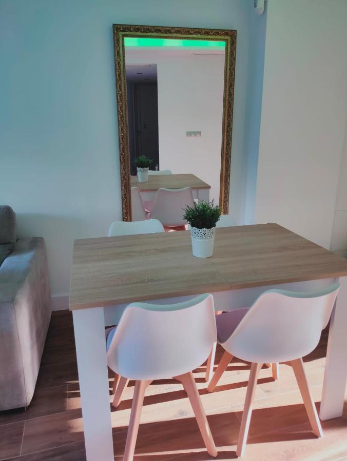 Beautiful Apartment In Third Line Beach Boliches Fuengirola Eksteriør billede