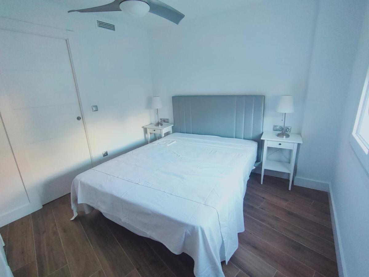 Beautiful Apartment In Third Line Beach Boliches Fuengirola Eksteriør billede
