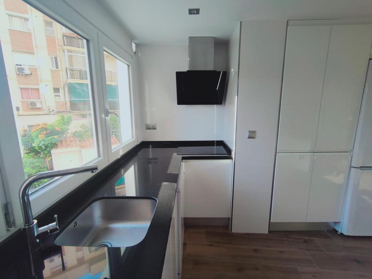 Beautiful Apartment In Third Line Beach Boliches Fuengirola Eksteriør billede