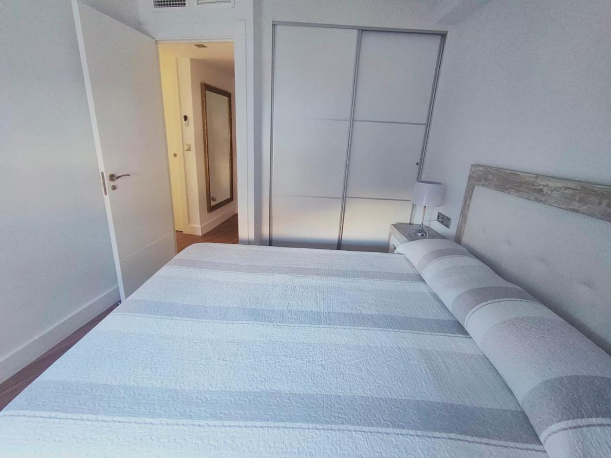 Beautiful Apartment In Third Line Beach Boliches Fuengirola Eksteriør billede